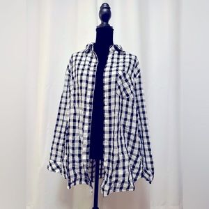 Flannel print black and white button down shirt
